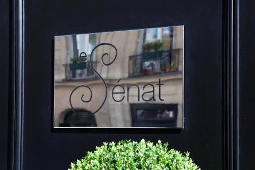 Le Senat – Paris, TX