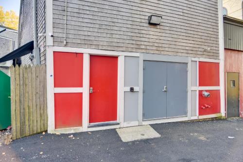 Walk to Bowens Wharf Condo in Dtwn Newport