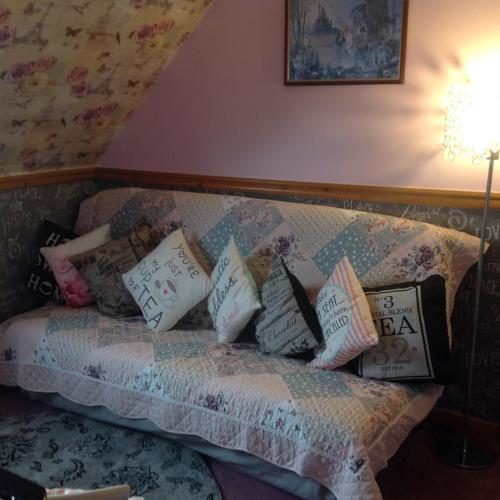Dunroamin Bed and Breakfast - image 4