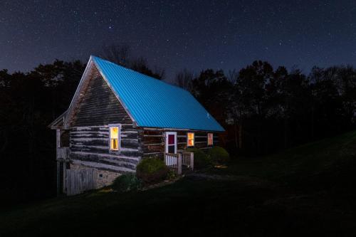 Viesnīcas āriene, Gorgeous Log Cabin - Wineries, Dan River, Hiking in Vūlvaina (VA)