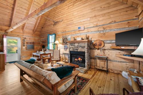 Gorgeous Log Cabin - Wineries, Dan River, Hiking in Vūlvaina (VA)