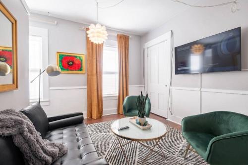 Walkable Downtown Columbus Historic Home, FREE Bikes to use