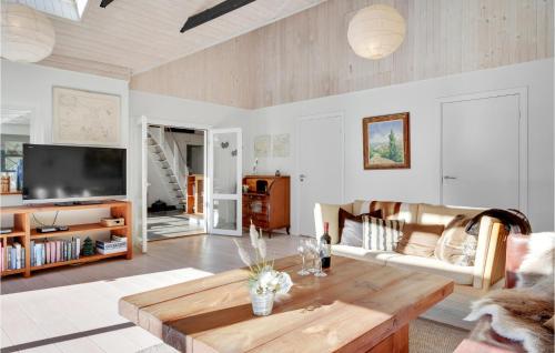  3 Bedroom Gorgeous Home In Gilleleje in Gilleleje