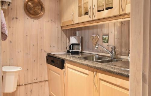 Kjøkken, Three-Bedroom Holiday Home In Sjusjoen in Sjusjøen