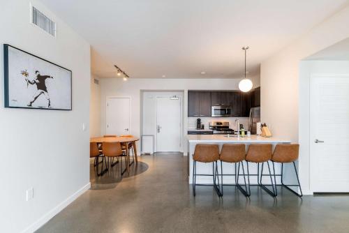 2BR Luxury Oasis Stay Hollywood av in Los Angeles, USA