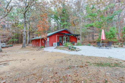 Bunkhouse-Style Studio in Elkins Near ATV Trails! in Hazel Valley (AK)