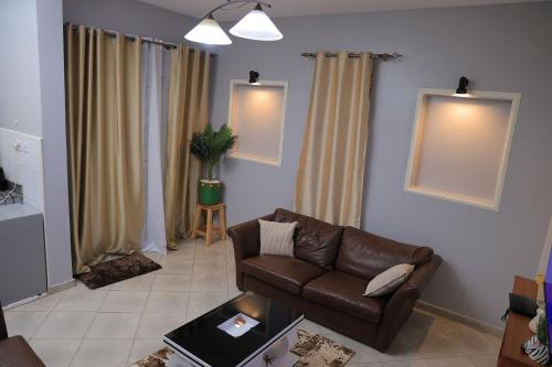 Najjera Kampala 1bed with Balcony WiFi & Parking, Kira