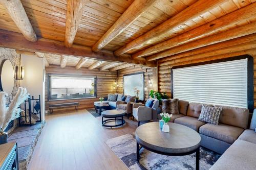 The Willow Springs Chalet in Running Springs, USA