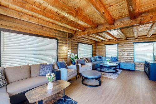 The Willow Springs Chalet in Running Springs, USA