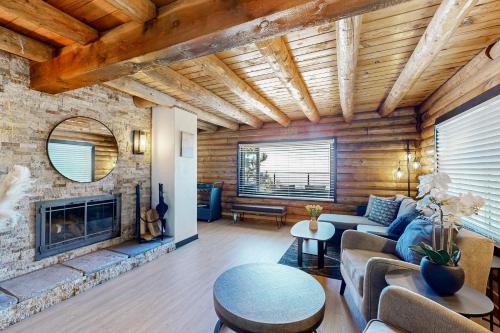 The Willow Springs Chalet in Running Springs, USA