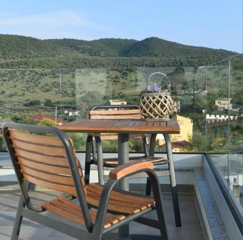 Triple Room with City View image 10