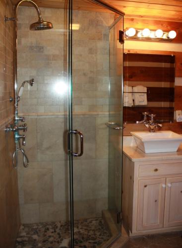 Palomar by Leatherwood Mountains Resort in Ferguson, USA