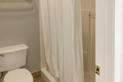 Wasser Lodge #102 - Beware of the Bear in New Braunfels, USA