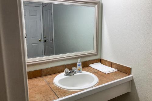 Wasser Lodge # 201 - Bass Dr. in New Braunfels, USA