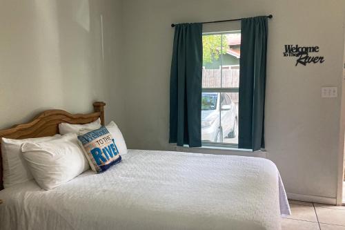 Wasser Lodge #104 - River St. in New Braunfels, USA