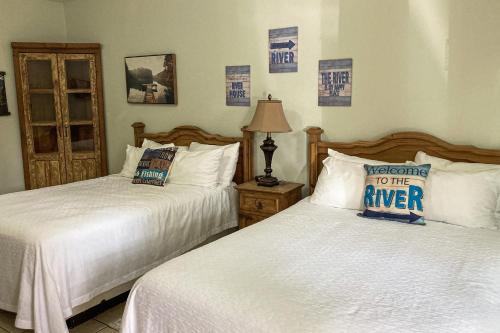Wasser Lodge #104 - River St. in New Braunfels, USA