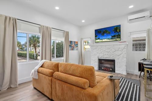 Casa Roselle # 1 in Hollywood, USA