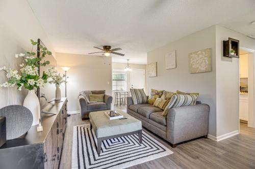 Patio for Al Fresco Dining Home in Hinesville! in 翰斯維爾 (GA)