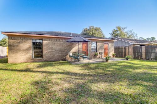 Patio for Al Fresco Dining Home in Hinesville! in 翰斯維爾 (GA)
