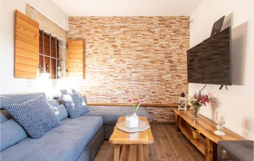 2 Bedroom Lovely Apartment In Donje Rastane in Sikovo