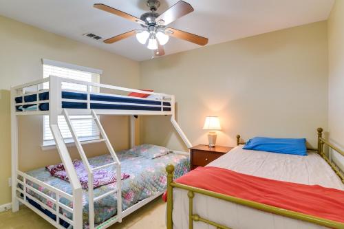 Less Than 1 Mi to Beach Home with Fenced Yard in Galveston! in Galveston, USA