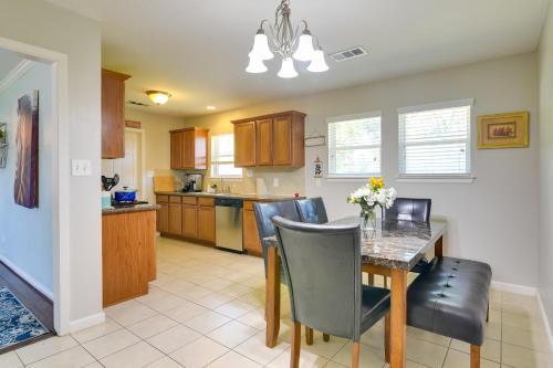 Less Than 1 Mi to Beach Home with Fenced Yard in Galveston! in Galveston, USA