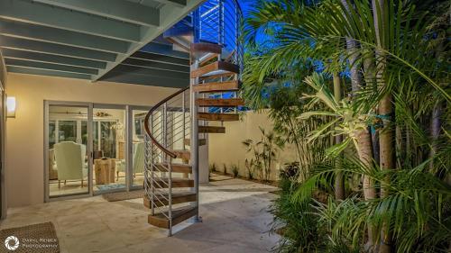 The Polynesian House byLast Key Realty The Polynesian House byLast Key Realty