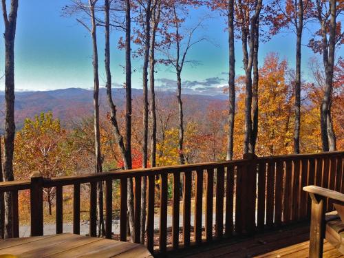 Sunset Ridge by Leatherwood Mountains Resort in Ferguson, USA