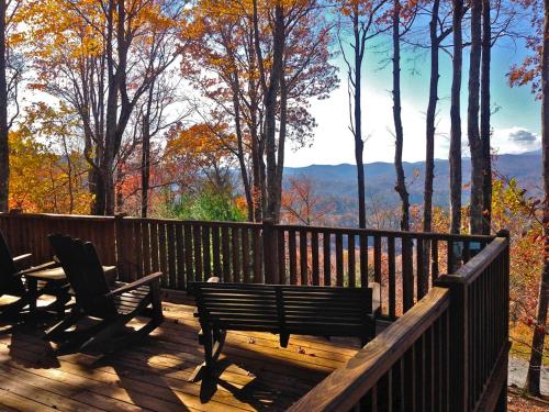 Sunset Ridge by Leatherwood Mountains Resort in Ferguson, USA