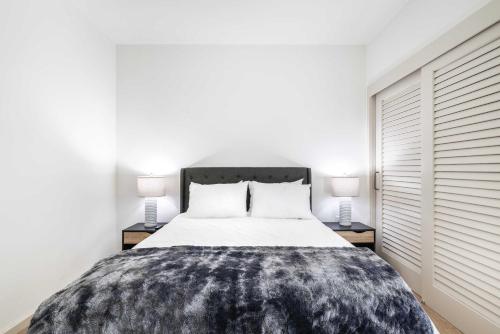 2BR New Hollywood Opulent Oasis et in Los Angeles, USA