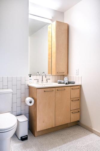 2BR New Hollywood Opulent Oasis et in Los Angeles, USA