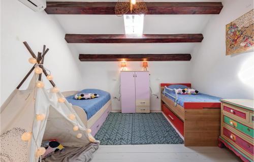 Four-Bedroom Holiday Home In Vodnjan in Jursiči