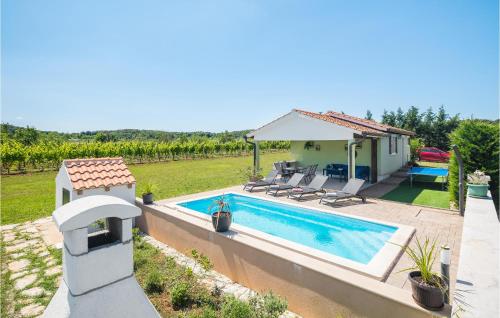 Awesome Home In Rovinj With Kitchen