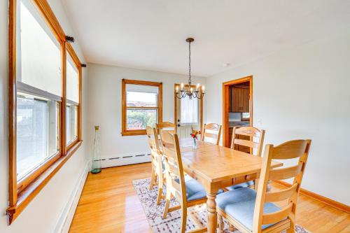 4 Mi to Beach Furnished Deck at Waterford Home! in Waterford