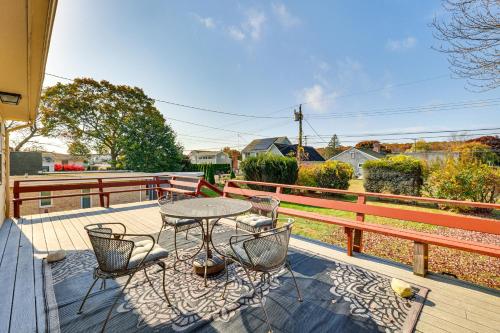 4 Mi to Beach Furnished Deck at Waterford Home! in Waterford