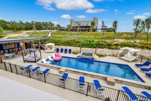View, The Bentley Hotel on 290 in Johnson City (TX)