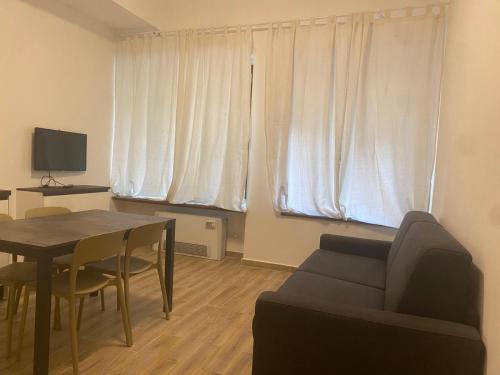 Appartamenti 5min da stazione centrale, Metropolitan City of Genoa\