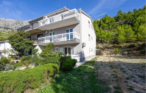 2 Bedroom Stunning Apartment In Lokva Rogoznica