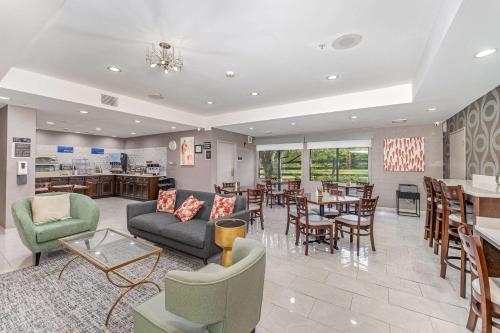 Holiday Inn Express Kernersville an IHG Hotel - image 10