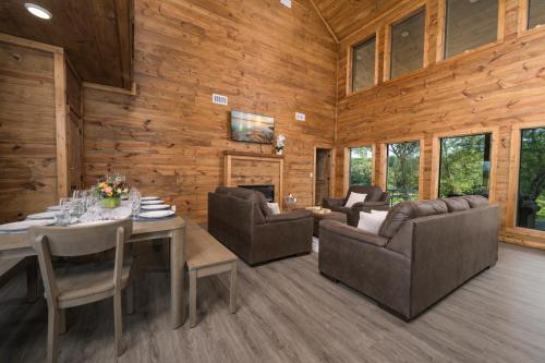 Riverfront, Ping Pong, Hot Tub, Switch, Play Area