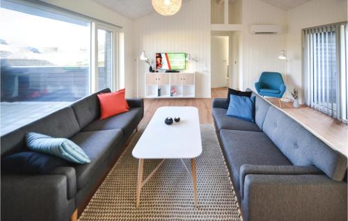 Three-Bedroom Holiday Home In Hvide Sande in Hvide Sande