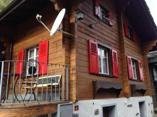 Chalet Julia mit Sauna in Eisten, Schweiz