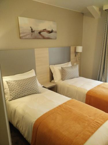 Hotel Du Midi - image 2