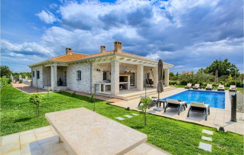 外部景觀, Villa Mary in 德里諾維錫