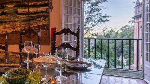 Giant Smart Room, Hot tub, PS5, in Historical Sintra Center inside 17th century Palace - Sintra WOW in Santa Maria e Sao Miguel