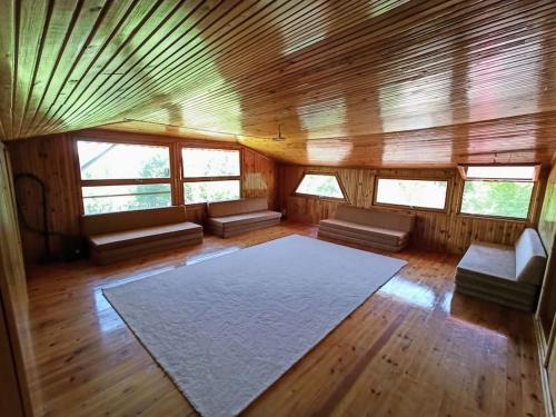 Petunya Orman Evi in Mengen