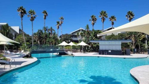 Piscina, On Par at Magenta in Costa Central