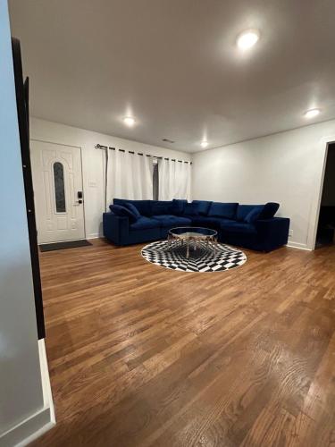 Opulent bedroom by downtown Atl room 1 in Atlanta, USA