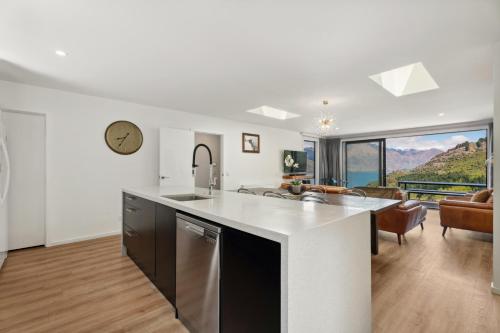 Sam's Sanctuary | Stunning Views & Spacious Home - image 13
