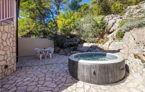 Viesnīcas āriene, Pet Friendly Apartment In Stasevica in Staševica